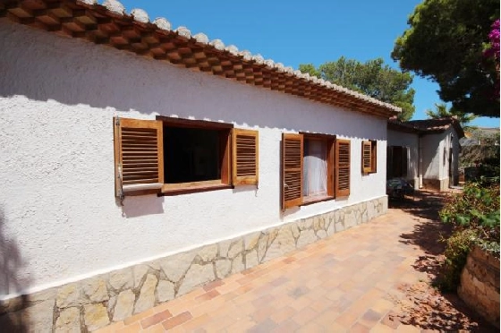 Villa in Denia(Las Rotas) zu verkaufen, Wohnfläche 140 m², Baujahr 1984, + Ofen, Grundstück 1360 m², 4 Schlafzimmer, 3 Badezimmer, ref.: 2-3616-5