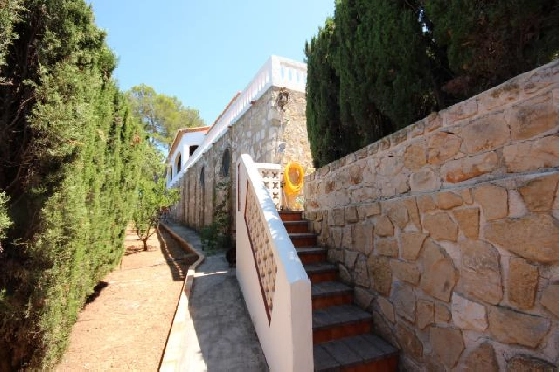 Villa in Denia(Las Rotas) zu verkaufen, Wohnfläche 140 m², Baujahr 1984, + Ofen, Grundstück 1360 m², 4 Schlafzimmer, 3 Badezimmer, ref.: 2-3616-8