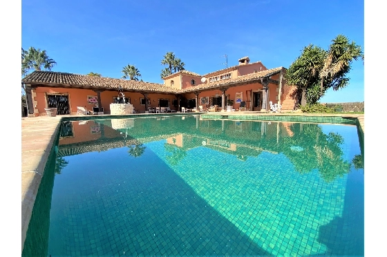 Finca in Denia zu verkaufen, Wohnfläche 450 m², Baujahr 1985, + Ofen, Klimaanlage, Grundstück 17000 m², 8 Schlafzimmer, 4 Badezimmer, Pool, ref.: SC-T0617-1