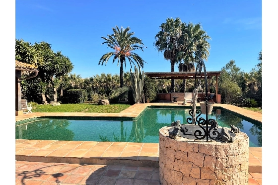 Finca in Denia zu verkaufen, Wohnfläche 450 m², Baujahr 1985, + Ofen, Klimaanlage, Grundstück 17000 m², 8 Schlafzimmer, 4 Badezimmer, Pool, ref.: SC-T0617-3