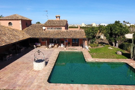 Finca in Denia zu verkaufen, Wohnfläche 450 m², Baujahr 1985, + Ofen, Klimaanlage, Grundstück 17000 m², 8 Schlafzimmer, 4 Badezimmer, Pool, ref.: SC-T0617-36