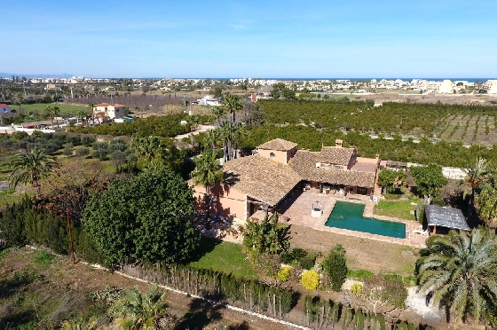 Finca in Denia zu verkaufen, Wohnfläche 450 m², Baujahr 1985, + Ofen, Klimaanlage, Grundstück 17000 m², 8 Schlafzimmer, 4 Badezimmer, Pool, ref.: SC-T0617-42