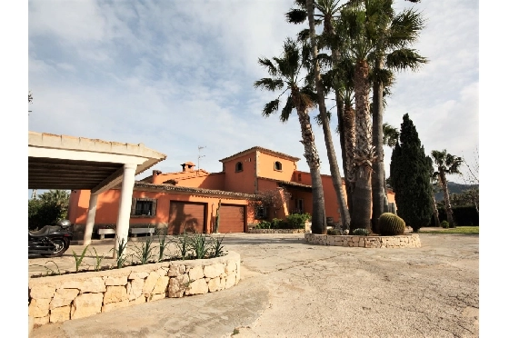 Finca in Denia zu verkaufen, Wohnfläche 450 m², Baujahr 1985, + Ofen, Klimaanlage, Grundstück 17000 m², 8 Schlafzimmer, 4 Badezimmer, Pool, ref.: SC-T0617-50