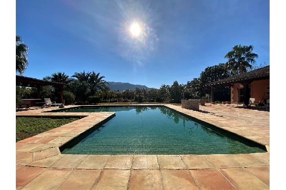 Finca in Denia zu verkaufen, Wohnfläche 450 m², Baujahr 1985, + Ofen, Klimaanlage, Grundstück 17000 m², 8 Schlafzimmer, 4 Badezimmer, Pool, ref.: SC-T0617-6