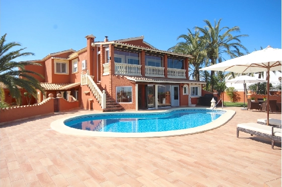 Villa in Denia(Beniadla) zu verkaufen, Wohnfläche 320 m², Baujahr 1976, Zustand gepflegt, + Zentralheizung, Klimaanlage, Grundstück 1600 m², 4 Schlafzimmer, 4 Badezimmer, Pool, ref.: AS-0617-3