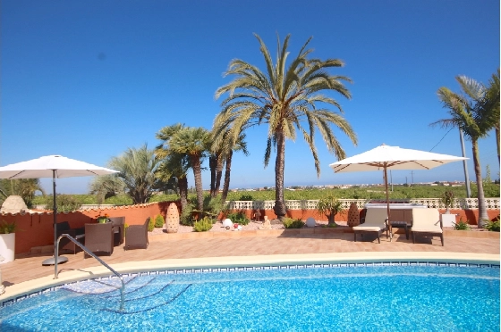 Villa in Denia(Beniadla) zu verkaufen, Wohnfläche 320 m², Baujahr 1976, Zustand gepflegt, + Zentralheizung, Klimaanlage, Grundstück 1600 m², 4 Schlafzimmer, 4 Badezimmer, Pool, ref.: AS-0617-37