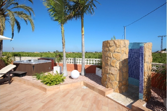 Villa in Denia(Beniadla) zu verkaufen, Wohnfläche 320 m², Baujahr 1976, Zustand gepflegt, + Zentralheizung, Klimaanlage, Grundstück 1600 m², 4 Schlafzimmer, 4 Badezimmer, Pool, ref.: AS-0617-41