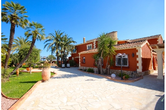 Villa in Denia(Beniadla) zu verkaufen, Wohnfläche 320 m², Baujahr 1976, Zustand gepflegt, + Zentralheizung, Klimaanlage, Grundstück 1600 m², 4 Schlafzimmer, 4 Badezimmer, Pool, ref.: AS-0617-5