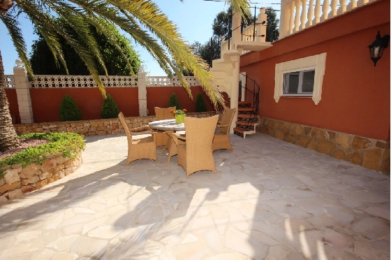 Villa in Denia(Beniadla) zu verkaufen, Wohnfläche 320 m², Baujahr 1976, Zustand gepflegt, + Zentralheizung, Klimaanlage, Grundstück 1600 m², 4 Schlafzimmer, 4 Badezimmer, Pool, ref.: AS-0617-53