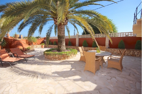 Villa in Denia(Beniadla) zu verkaufen, Wohnfläche 320 m², Baujahr 1976, Zustand gepflegt, + Zentralheizung, Klimaanlage, Grundstück 1600 m², 4 Schlafzimmer, 4 Badezimmer, Pool, ref.: AS-0617-54