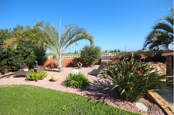 Villa in Denia(Beniadla) zu verkaufen, Wohnfläche 320 m², Baujahr 1976, Zustand gepflegt, + Zentralheizung, Klimaanlage, Grundstück 1600 m², 4 Schlafzimmer, 4 Badezimmer, Pool, ref.: AS-0617-6