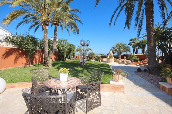 Villa in Denia(Beniadla) zu verkaufen, Wohnfläche 320 m², Baujahr 1976, Zustand gepflegt, + Zentralheizung, Klimaanlage, Grundstück 1600 m², 4 Schlafzimmer, 4 Badezimmer, Pool, ref.: AS-0617-9