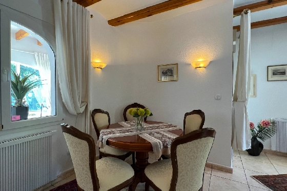 Villa in Oliva zu verkaufen, Wohnfläche 110 m², Baujahr 1999, Zustand gepflegt, + Ofen, Grundstück 750 m², 3 Schlafzimmer, 2 Badezimmer, Pool, ref.: RG-0223-26