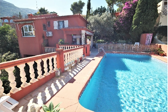 Villa in Denia zu verkaufen, Wohnfläche 120 m², Baujahr 1981, + Zentralheizung, Klimaanlage, Grundstück 800 m², 5 Schlafzimmer, 2 Badezimmer, Pool, ref.: GC-3517-1