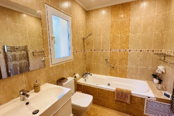 Villa in Beniarbeig zu verkaufen, Wohnfläche 148 m², Baujahr 2004, Zustand gepflegt, + Fussbodenheizung, Klimaanlage, Grundstück 918 m², 3 Schlafzimmer, 2 Badezimmer, Pool, ref.: SC-T0624-19