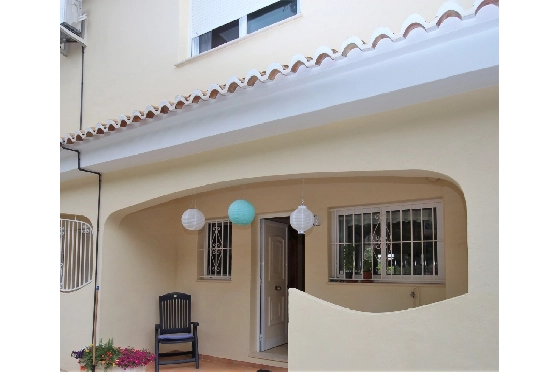 Reihenhaus-Mitte in Denia zu verkaufen, Wohnfläche 111 m², Baujahr 1997, Zustand gepflegt, + KLIMA, Klimaanlage, 2 Schlafzimmer, 2 Badezimmer, Pool, ref.: MJ-1218-18