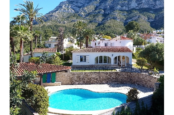 Villa in Denia(Don Quijote I) zu verkaufen, Wohnfläche 154 m², Baujahr 1983, Zustand gepflegt, + Zentralheizung, Klimaanlage, Grundstück 918 m², 3 Schlafzimmer, 2 Badezimmer, Pool, ref.: SC-T1121-1