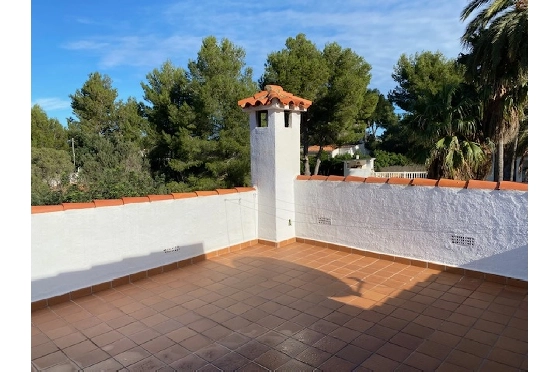 Villa in Denia(Don Quijote I) zu verkaufen, Wohnfläche 154 m², Baujahr 1983, Zustand gepflegt, + Zentralheizung, Klimaanlage, Grundstück 918 m², 3 Schlafzimmer, 2 Badezimmer, Pool, ref.: SC-T1121-20