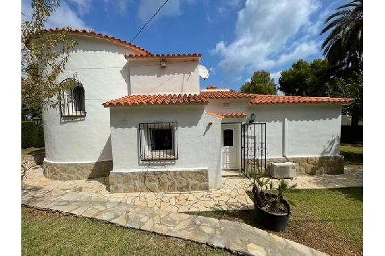 Villa in Denia(Don Quijote I) zu verkaufen, Wohnfläche 154 m², Baujahr 1983, Zustand gepflegt, + Zentralheizung, Klimaanlage, Grundstück 918 m², 3 Schlafzimmer, 2 Badezimmer, Pool, ref.: SC-T1121-4