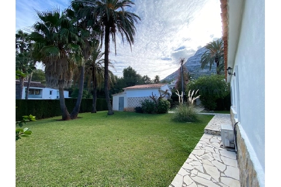 Villa in Denia(Don Quijote I) zu verkaufen, Wohnfläche 154 m², Baujahr 1983, Zustand gepflegt, + Zentralheizung, Klimaanlage, Grundstück 918 m², 3 Schlafzimmer, 2 Badezimmer, Pool, ref.: SC-T1121-5