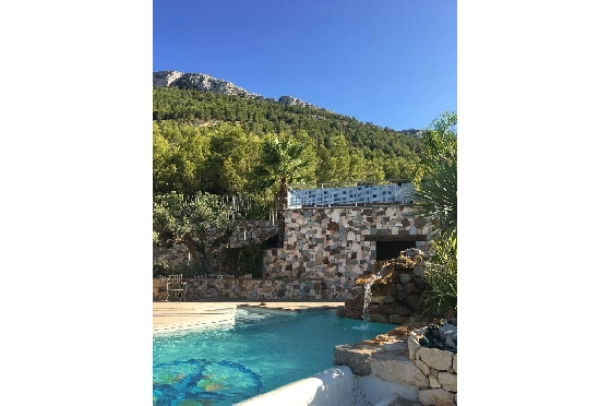 Villa in Denia zu verkaufen, Wohnfläche 240 m², Baujahr 2010, Zustand neuwertig, + Zentralheizung, Klimaanlage, Grundstück 1000 m², 6 Schlafzimmer, 3 Badezimmer, Pool, ref.: SC-L0920-13