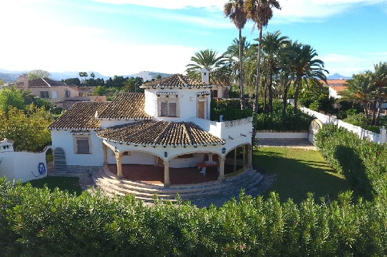 Villa in Denia zu verkaufen, Wohnfläche 150 m², Baujahr 1984, Zustand gepflegt, + Zentralheizung, Klimaanlage, Grundstück 850 m², 3 Schlafzimmer, 3 Badezimmer, Pool, ref.: AS-1020-24