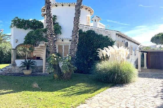 Villa in Denia zu verkaufen, Wohnfläche 150 m², Baujahr 1984, Zustand gepflegt, + Zentralheizung, Klimaanlage, Grundstück 850 m², 3 Schlafzimmer, 3 Badezimmer, Pool, ref.: AS-1020-26