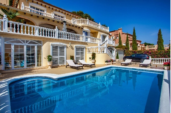 Villa in Denia-La Sella(Pedreguer) zu verkaufen, Wohnfläche 400 m², Baujahr 2001, Zustand neuwertig, + Zentralheizung, Klimaanlage, Grundstück 1386 m², 6 Schlafzimmer, 6 Badezimmer, Pool, ref.: GC-0521-3