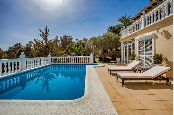 Villa in Denia-La Sella(Pedreguer) zu verkaufen, Wohnfläche 400 m², Baujahr 2001, Zustand neuwertig, + Zentralheizung, Klimaanlage, Grundstück 1386 m², 6 Schlafzimmer, 6 Badezimmer, Pool, ref.: GC-0521-49