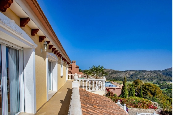 Villa in Denia-La Sella(Pedreguer) zu verkaufen, Wohnfläche 400 m², Baujahr 2001, Zustand neuwertig, + Zentralheizung, Klimaanlage, Grundstück 1386 m², 6 Schlafzimmer, 6 Badezimmer, Pool, ref.: GC-0521-55