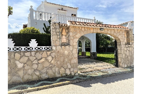 Strandhaus in Denia(Las Marinas) zu verkaufen, Wohnfläche 240 m², Baujahr 1984, + Ofen, Klimaanlage, Grundstück 843 m², 5 Schlafzimmer, 3 Badezimmer, Pool, ref.: SC-D0721-2