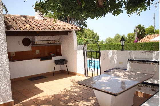 Villa in Denia zur Ferienvermietung, Wohnfläche 117 m², Baujahr 1974, Zustand gepflegt, + Zentralheizung, Klimaanlage, Grundstück 680 m², 3 Schlafzimmer, 2 Badezimmer, Pool, ref.: T-0615-4