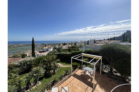 Villa in Denia(Monte Pego) zur Ferienvermietung, Wohnfläche 240 m², Baujahr 1998, Zustand modernisiert, + Fussbodenheizung, Klimaanlage, Grundstück 980 m², 5 Schlafzimmer, 4 Badezimmer, Pool, ref.: T-0121-34