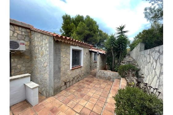 Villa in Denia zu verkaufen, Wohnfläche 152 m², Baujahr 1977, + Zentralheizung, Klimaanlage, Grundstück 813 m², 3 Schlafzimmer, 3 Badezimmer, Pool, ref.: SC-T1221-18