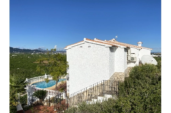 Villa in Oliva(Sant Pere) zu verkaufen, Wohnfläche 119 m², Baujahr 1991, Zustand modernisiert, Klimaanlage, Grundstück 897 m², 3 Schlafzimmer, 2 Badezimmer, Pool, ref.: GC-3221-35