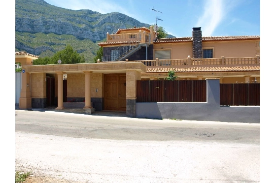 Villa in Denia zu verkaufen, Wohnfläche 896 m², Klimaanlage, Grundstück 2600 m², 11 Schlafzimmer, 11 Badezimmer, ref.: BP-4028DEN-3