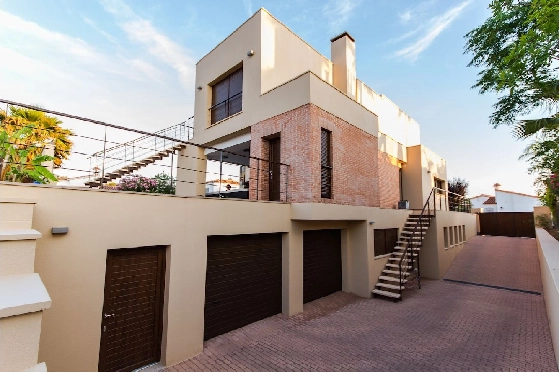 Villa in Denia(Devesses) zu verkaufen, Wohnfläche 425 m², Baujahr 2009, Grundstück 1000 m², 5 Schlafzimmer, 6 Badezimmer, ref.: GC-0222-CV-22