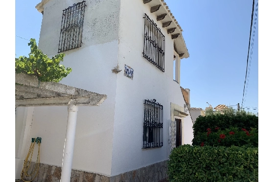 Villa in Denia zu verkaufen, Wohnfläche 137 m², Baujahr 1980, Grundstück 571 m², 3 Schlafzimmer, 3 Badezimmer, ref.: SBR-1922-23