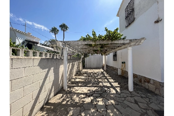 Villa in Denia zu verkaufen, Wohnfläche 137 m², Baujahr 1980, Grundstück 571 m², 3 Schlafzimmer, 3 Badezimmer, ref.: SBR-1922-25