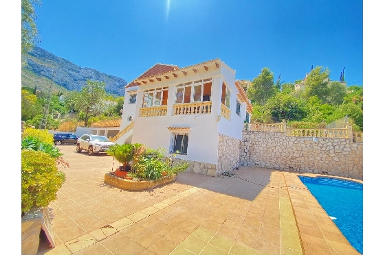 Villa in Denia zu verkaufen, Wohnfläche 282 m², Baujahr 1994, + Zentralheizung, Klimaanlage, Grundstück 777 m², 3 Schlafzimmer, 2 Badezimmer, Pool, ref.: VI-CHA041-1