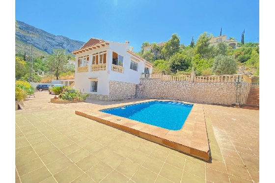 Villa in Denia zu verkaufen, Wohnfläche 282 m², Baujahr 1994, + Zentralheizung, Klimaanlage, Grundstück 777 m², 3 Schlafzimmer, 2 Badezimmer, Pool, ref.: VI-CHA041-3