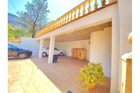 Villa in Denia zu verkaufen, Wohnfläche 282 m², Baujahr 1994, + Zentralheizung, Klimaanlage, Grundstück 777 m², 3 Schlafzimmer, 2 Badezimmer, Pool, ref.: VI-CHA041-34