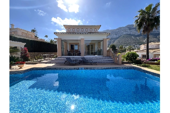 Villa in Denia zur Ferienvermietung, Wohnfläche 133 m², Baujahr 1999, Zustand gepflegt, + Fussbodenheizung, Klimaanlage, Grundstück 585 m², 3 Schlafzimmer, 3 Badezimmer, Pool, ref.: T-1023-1