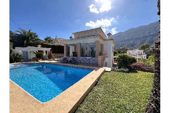 Villa in Denia zur Ferienvermietung, Wohnfläche 133 m², Baujahr 1999, Zustand gepflegt, + Fussbodenheizung, Klimaanlage, Grundstück 585 m², 3 Schlafzimmer, 3 Badezimmer, Pool, ref.: T-1023-2