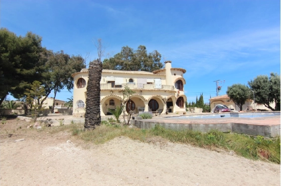 Villa in Benissa(Benissa) zu verkaufen, Wohnfläche 347 m², Grundstück 2851 m², 4 Schlafzimmer, 3 Badezimmer, ref.: BP-6466BEN-7