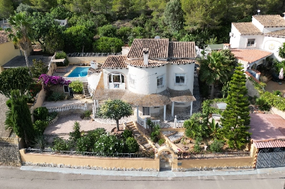 Villa in Denia zu verkaufen, Wohnfläche 130 m², Baujahr 1980, + Zentralheizung, Klimaanlage, Grundstück 1031 m², 3 Schlafzimmer, 2 Badezimmer, Pool, ref.: JS-1623-1