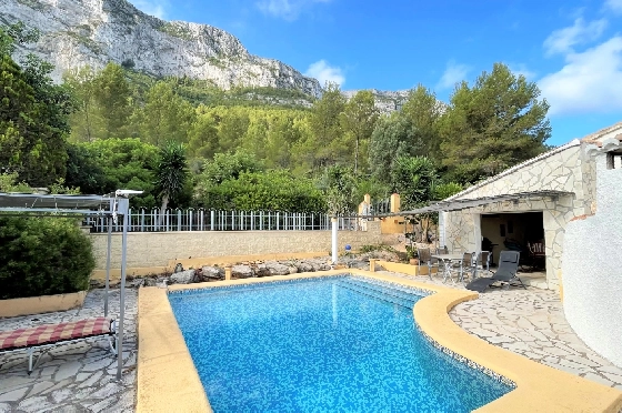 Villa in Denia zu verkaufen, Wohnfläche 130 m², Baujahr 1980, + Zentralheizung, Klimaanlage, Grundstück 1031 m², 3 Schlafzimmer, 2 Badezimmer, Pool, ref.: JS-1623-27