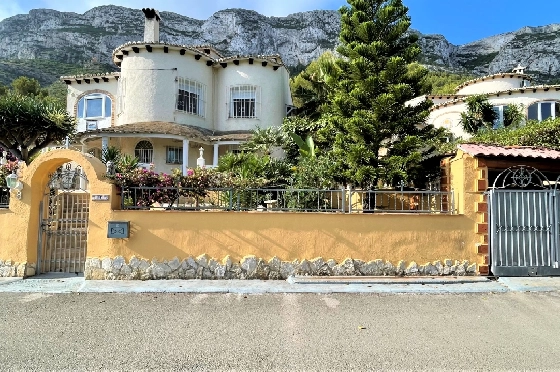 Villa in Denia zu verkaufen, Wohnfläche 130 m², Baujahr 1980, + Zentralheizung, Klimaanlage, Grundstück 1031 m², 3 Schlafzimmer, 2 Badezimmer, Pool, ref.: JS-1623-6