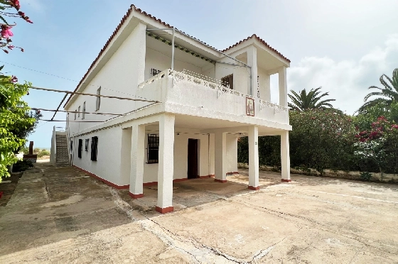 Strandhaus in Denia zu verkaufen, Wohnfläche 324 m², Baujahr 1968, Grundstück 580 m², 10 Schlafzimmer, 4 Badezimmer, ref.: FK-1123-29