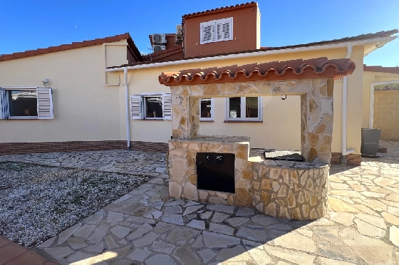 Villa in Denia zu verkaufen, Wohnfläche 215 m², Baujahr 1978, + Zentralheizung, Klimaanlage, Grundstück 954 m², 5 Schlafzimmer, 2 Badezimmer, Pool, ref.: FK-1923-3